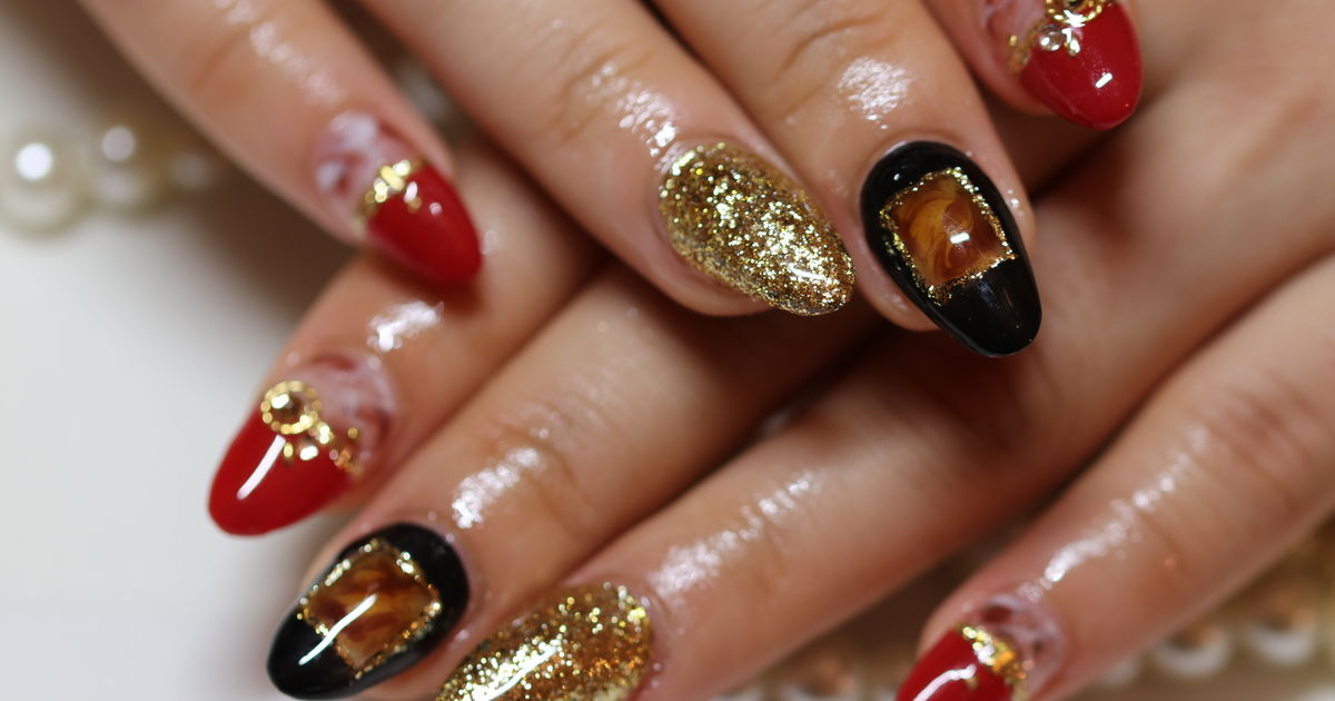 秋も冬もべっ甲ネイルは福岡市で人気のネイルサロンキラリで