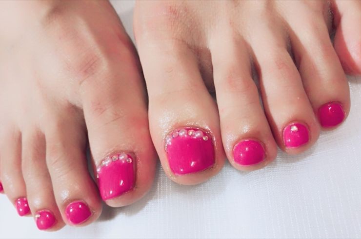ピンクのペディキュア