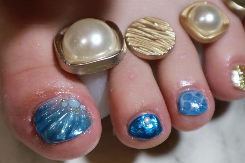 8E2DE1FD-F1BB-4C78-ABE0-8AAC..